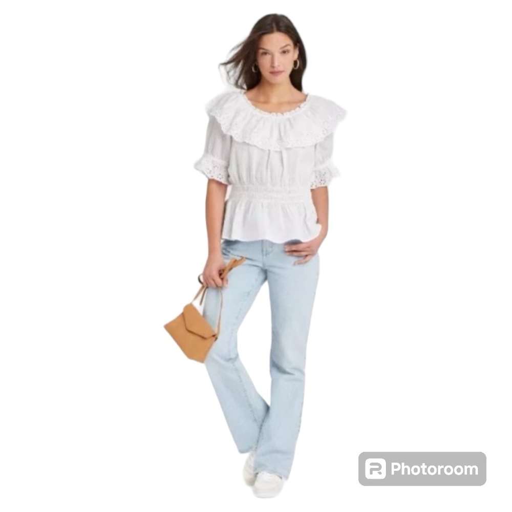 Universal Thread White Ruffle Short Sleeve
Eyelet Peplum Blouse size XXL - Picture 2 of 8